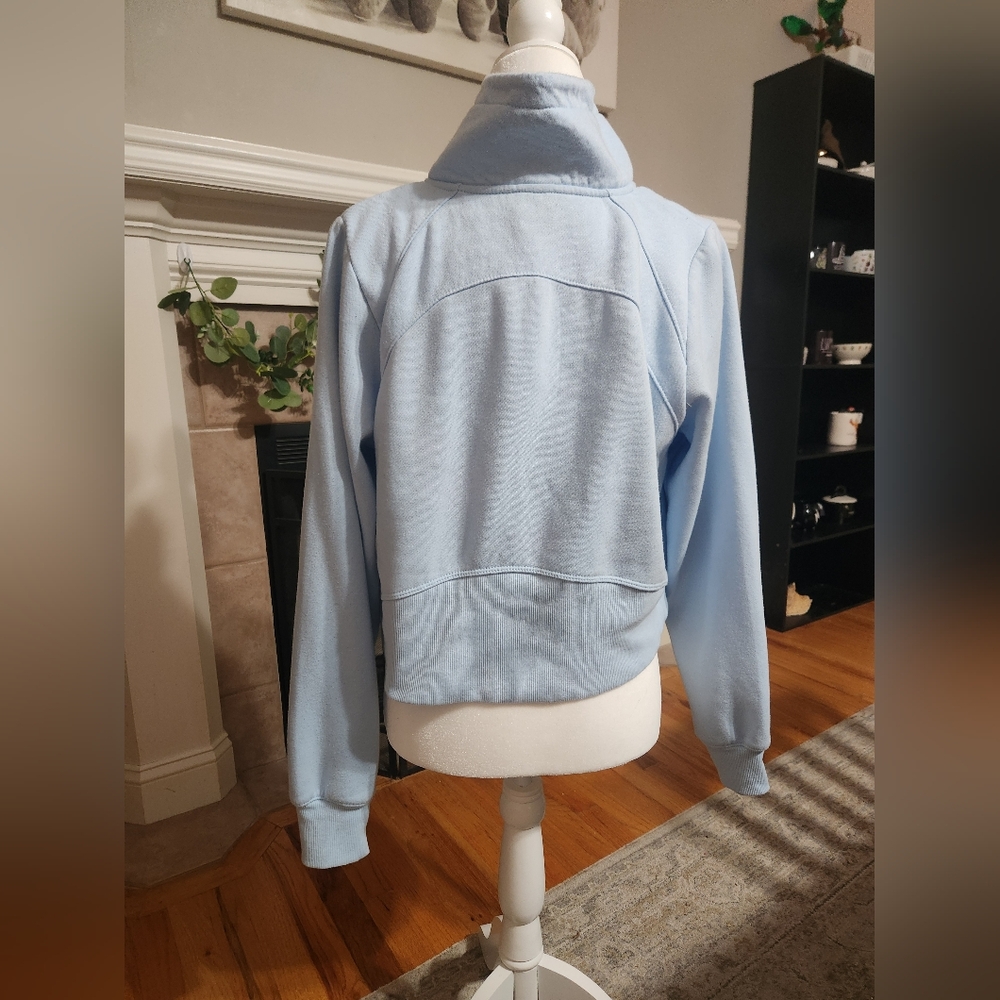 All In Motion Croppes Pullover - Picture 2 of 2